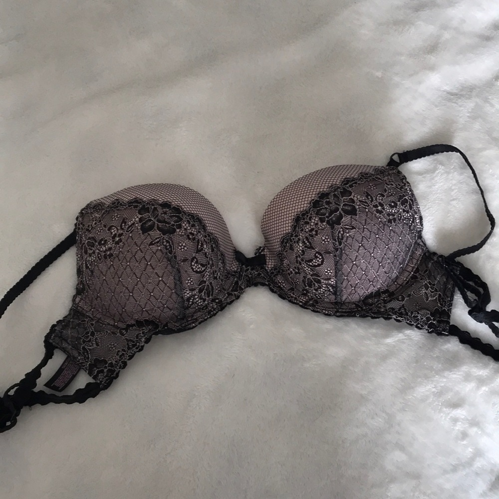 VICTORIA’s SECRET push up bra